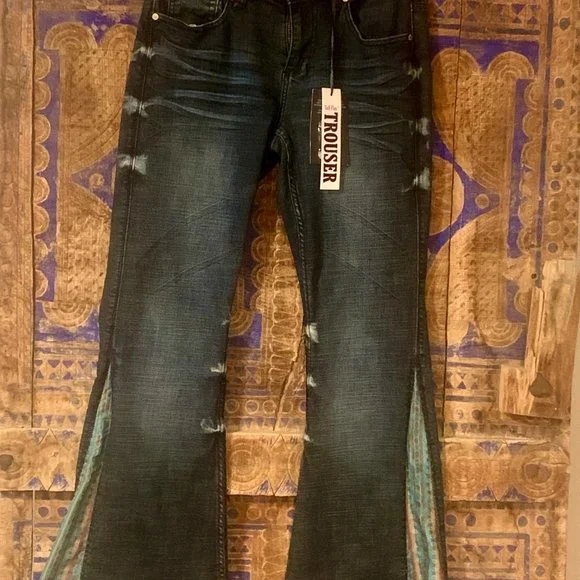 Cowgirl Tuff 'Aztec Flare' Mid Rise Flare Jean - 28x32 - Picture 5 of 13